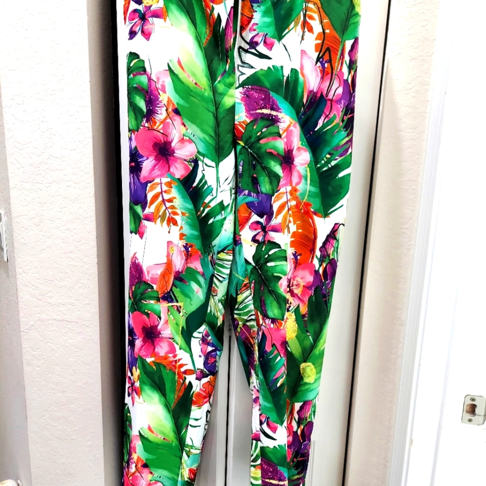 Gabriella Cogarette Suit PANTS( Never Worn)